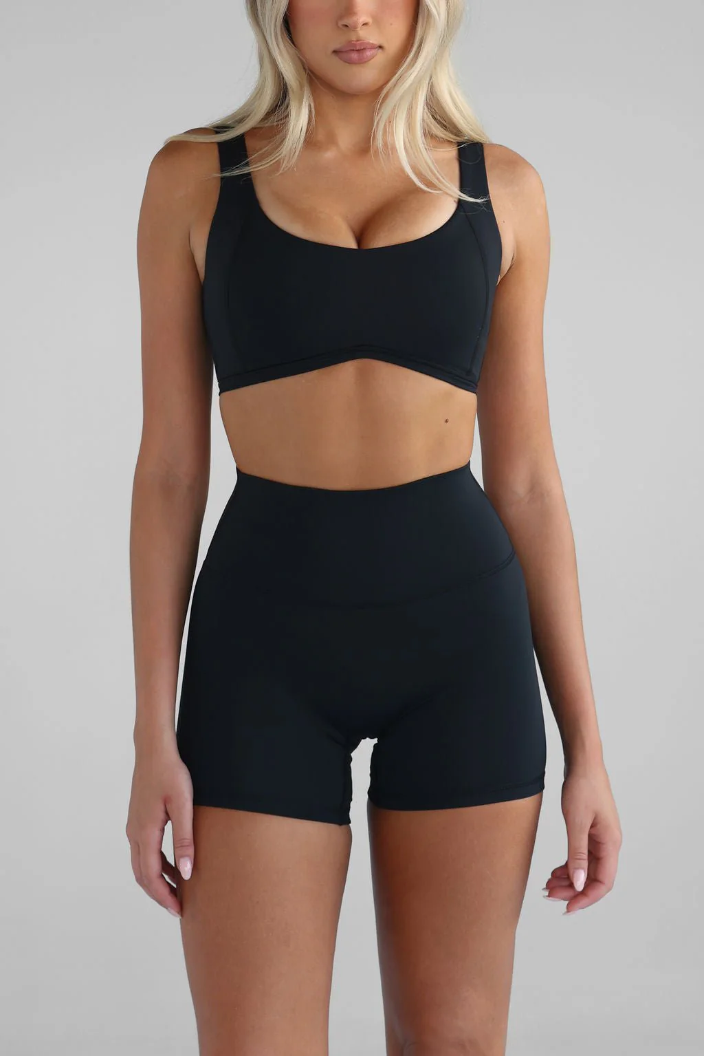 Luxe Signature Crop - Black - Image 3