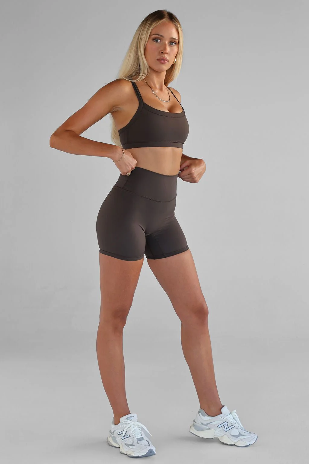 SCULPT Cross Back Crop - Dark Chocolate - Image 3